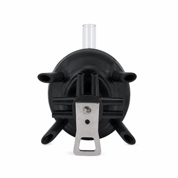 240cc collection chamber connects four milking liners and transfers milk efficiently